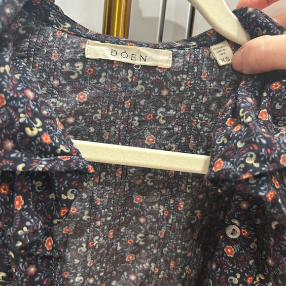 Doen Hardy top floral size XS - Picture 2 of 3